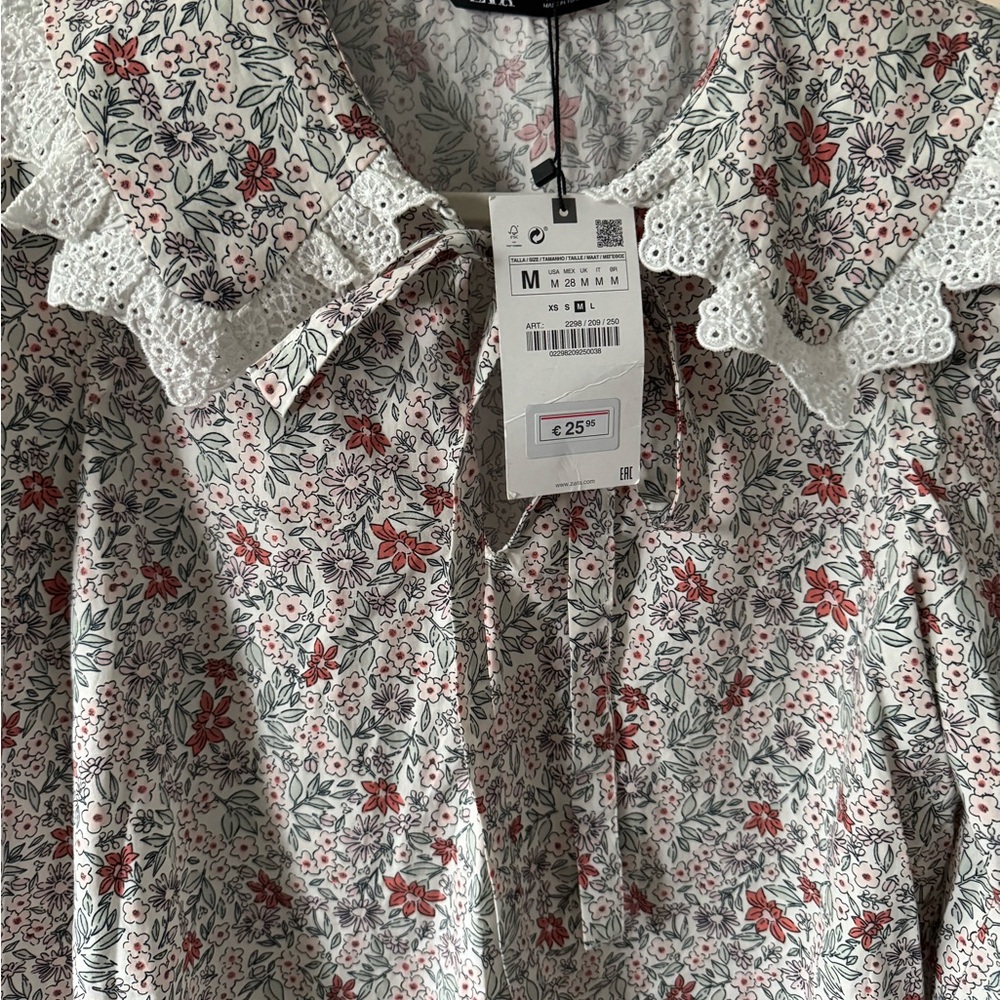 Zara Red and Green Floral Top with Lace Collar - Picture 2 of 4